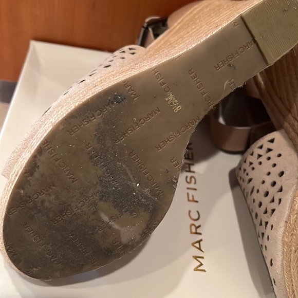 Marc Fisher “Hasina” wedge. Size 8 1-2. - Picture 4 of 4